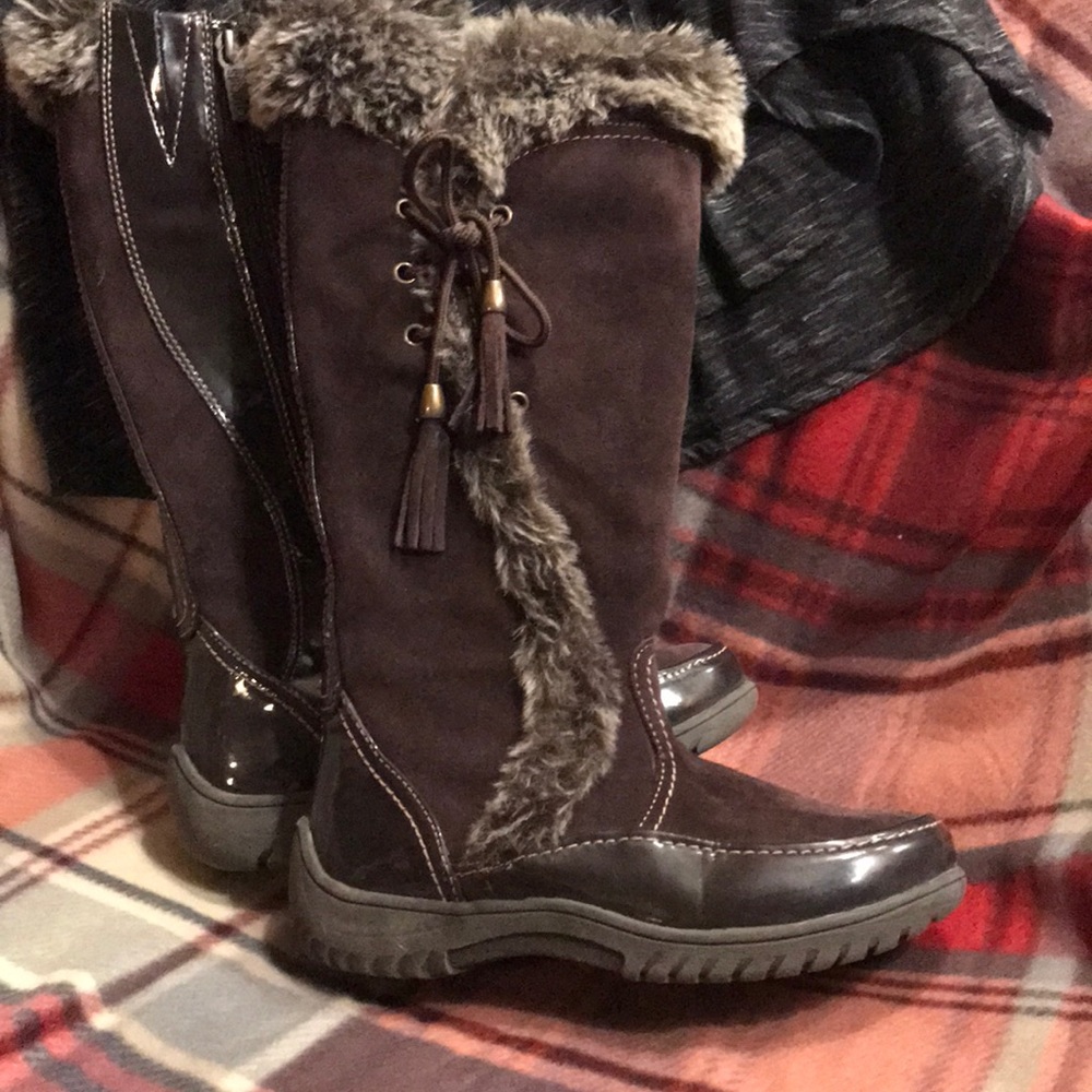 Boots - Picture 2 of 4
